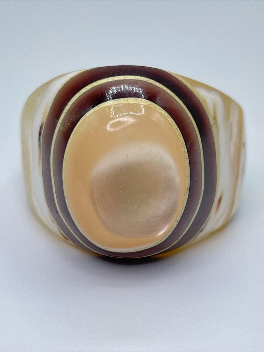 Vintage Mother of Pearl Shell Statement Ring Cream Brown Natural Shell Band